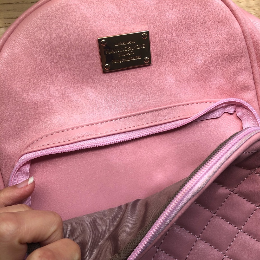 Small pink backpack - Picture 6 of 8